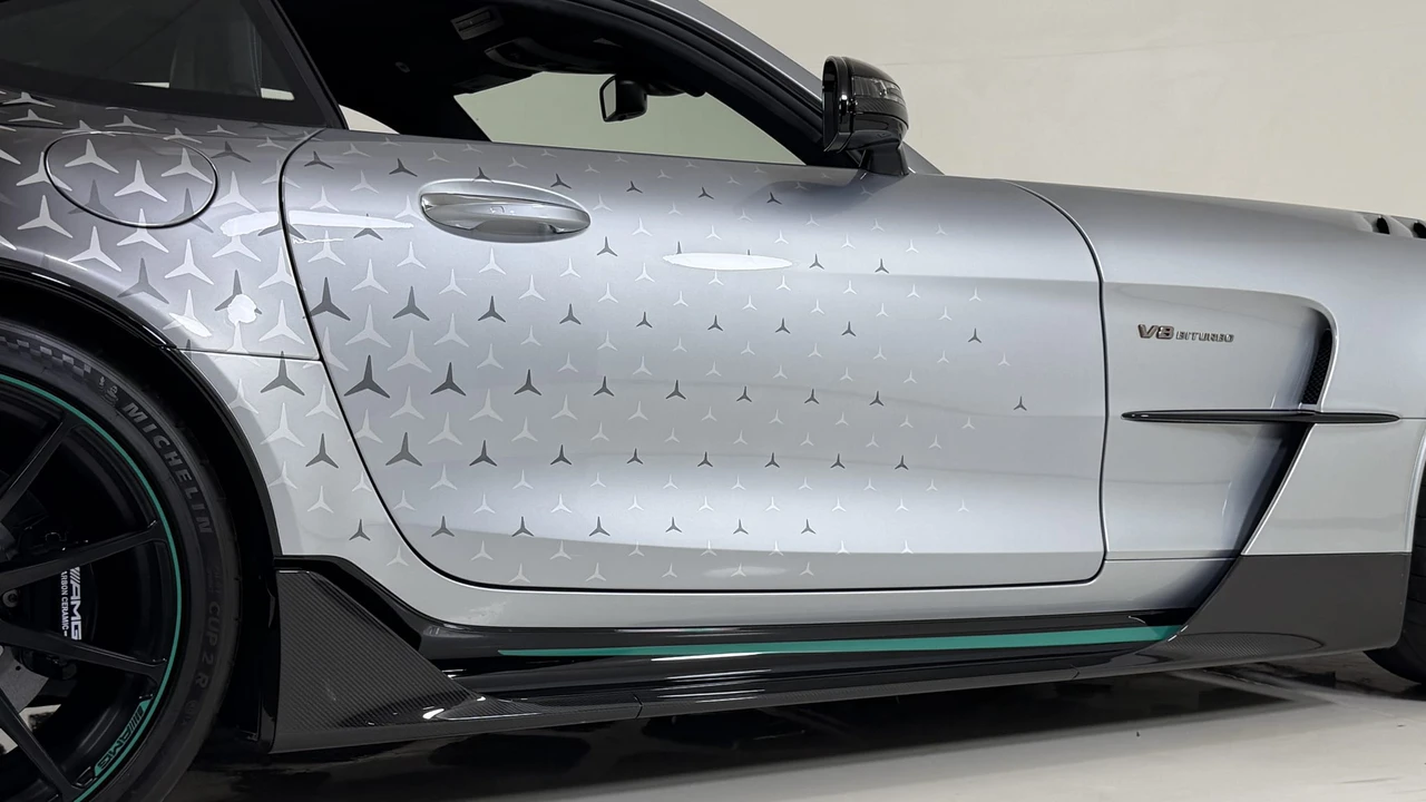 2021 Mercedes-Benz AMG GT Black Series - Image 25 of 31