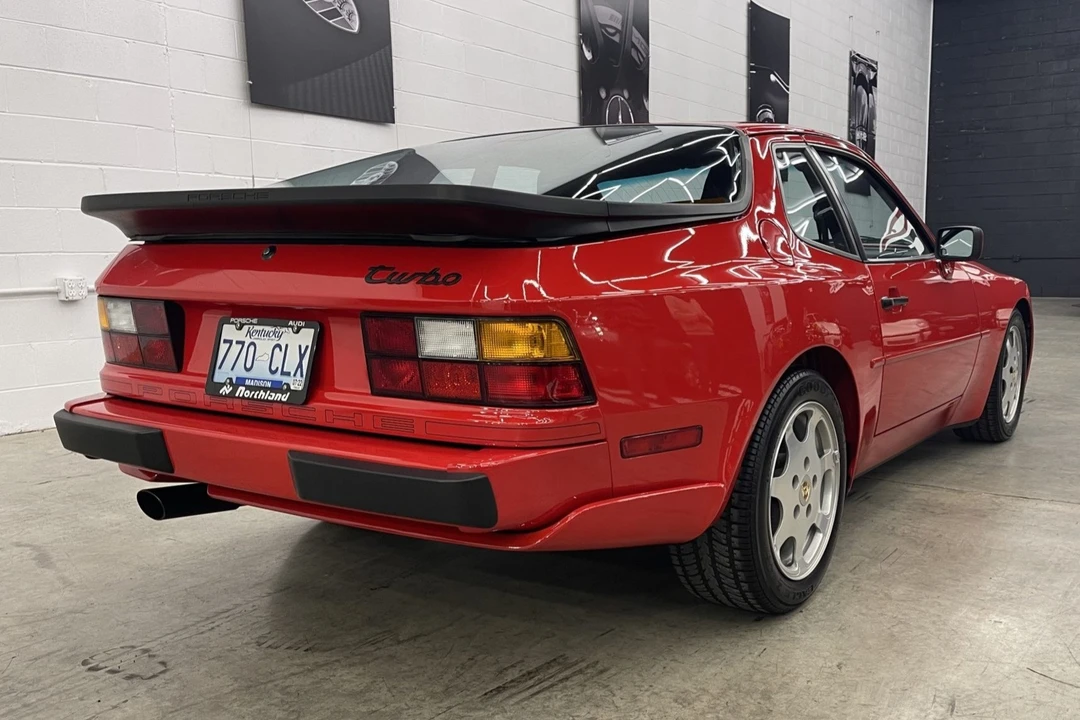 1989 Porsche 944 Turbo - Image 15 of 31