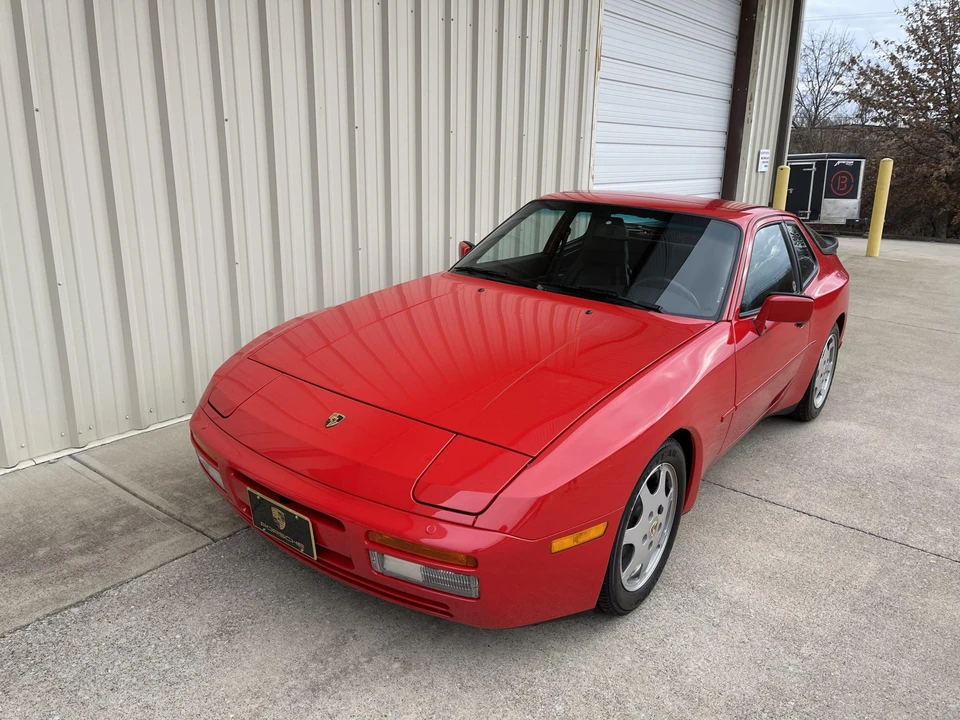 1989 Porsche 944 Turbo - Image 2 of 31