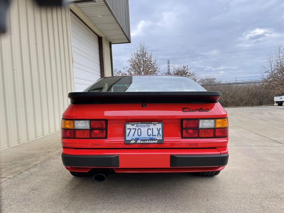 1989 Porsche 944 Turbo - Image 11 of 31