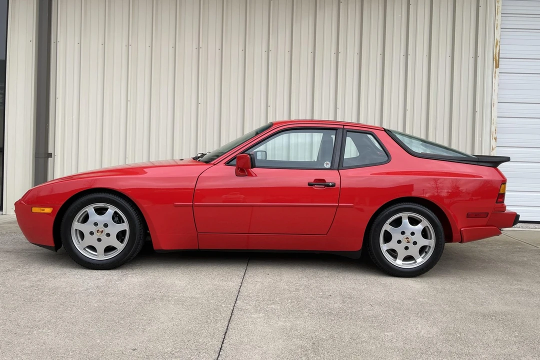 1989 Porsche 944 Turbo - Image 6 of 31