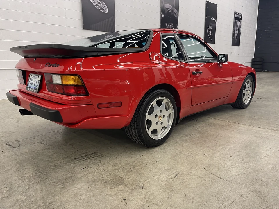 1989 Porsche 944 Turbo - Image 16 of 31