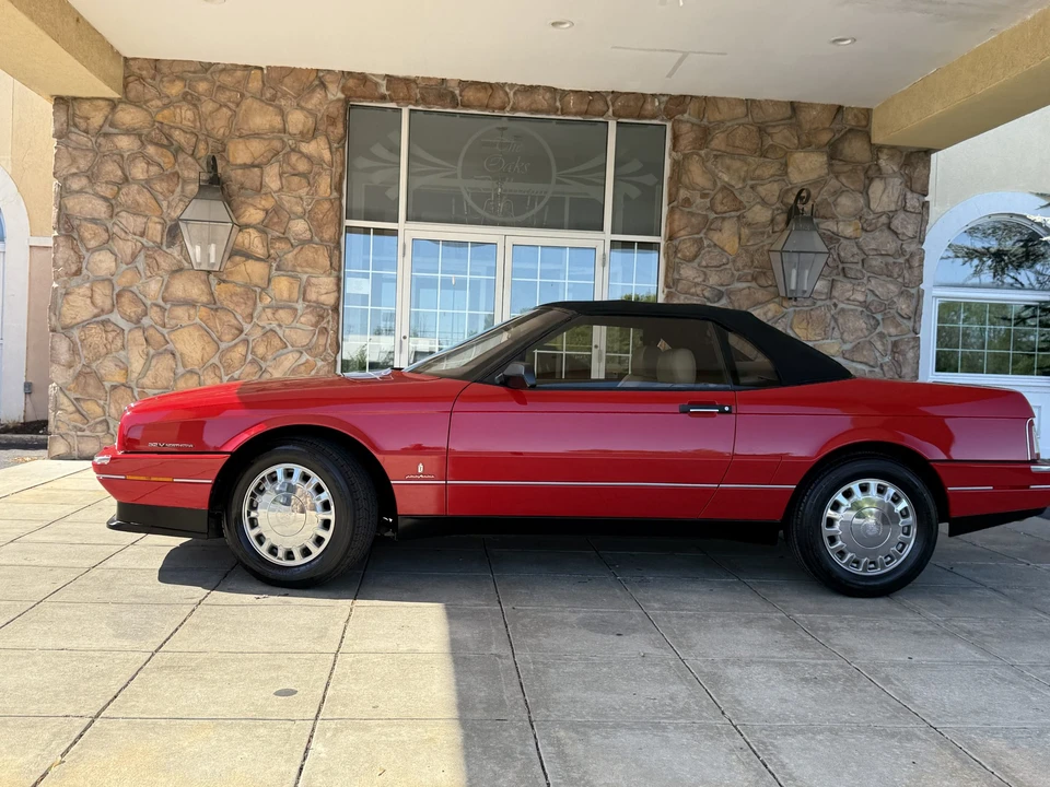 1993 Cadillac Allante - Image 14 of 31