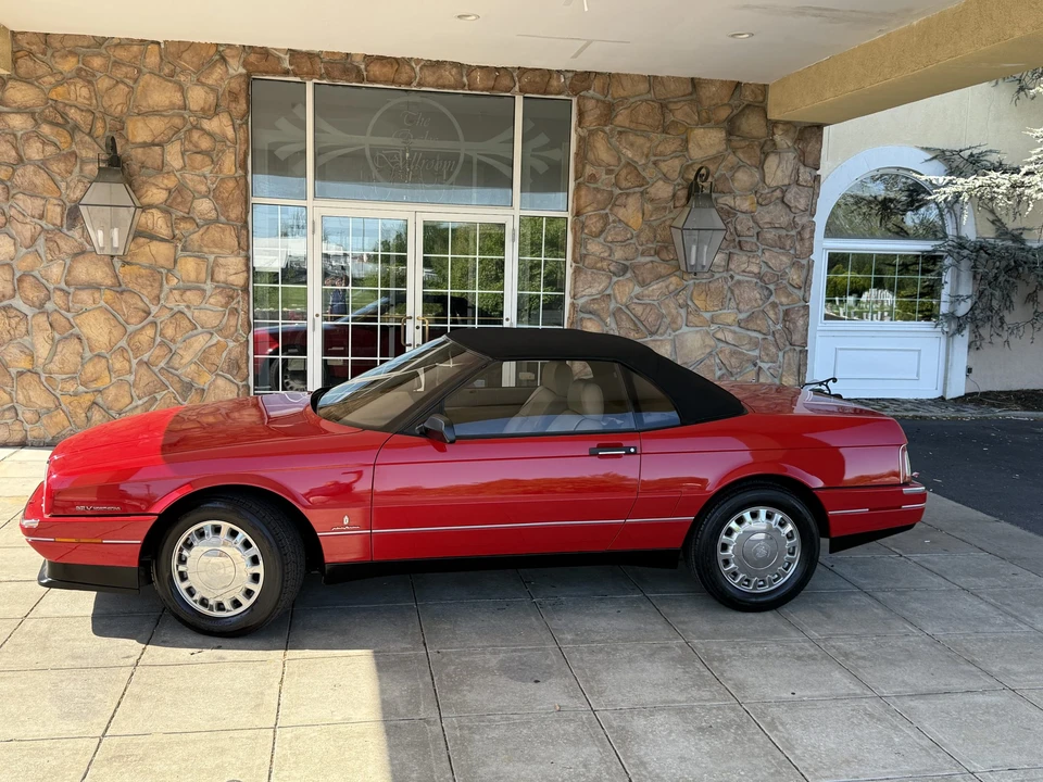 1993 Cadillac Allante - Image 13 of 31