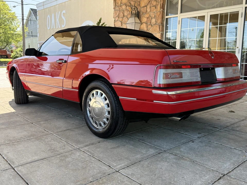 1993 Cadillac Allante - Image 17 of 31