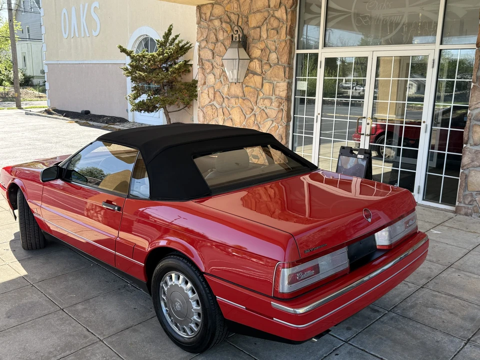 1993 Cadillac Allante - Image 19 of 31