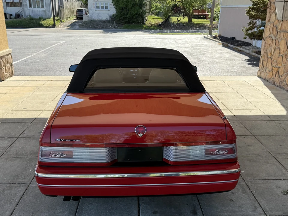1993 Cadillac Allante - Image 23 of 31