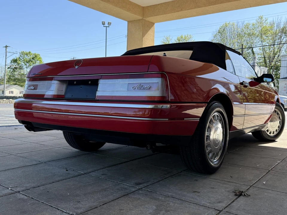 1993 Cadillac Allante - Image 24 of 31