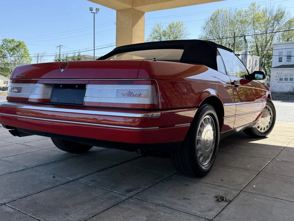 1993 Cadillac Allante - Image 25 of 31