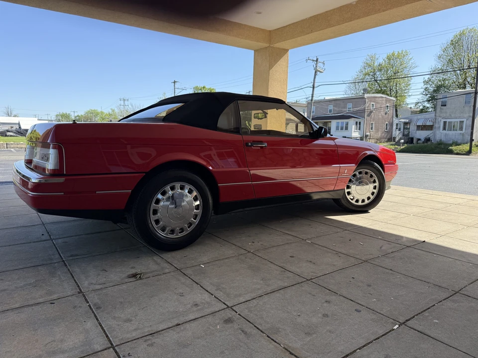 1993 Cadillac Allante - Image 28 of 31