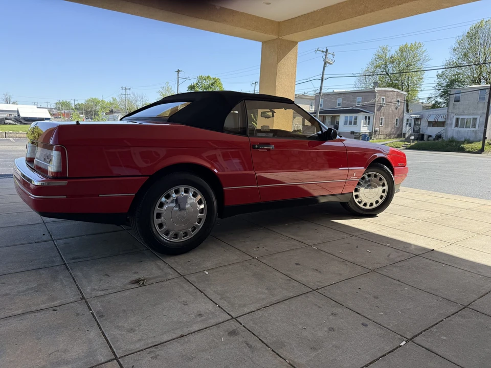1993 Cadillac Allante - Image 29 of 31