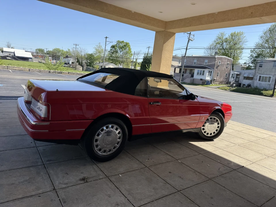 1993 Cadillac Allante - Image 30 of 31