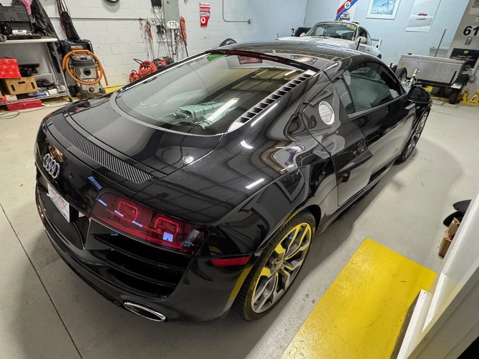 2010 Audi 42 R8 - Image 16 of 31