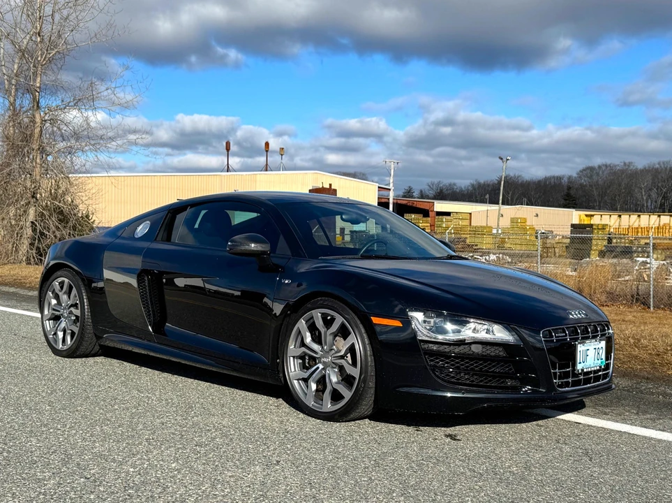 2010 Audi 42 R8 - Image 2 of 31