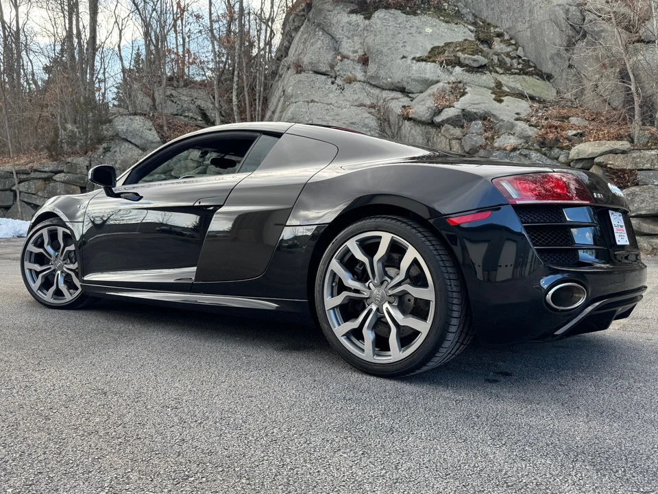 2010 Audi 42 R8 - Image 8 of 31