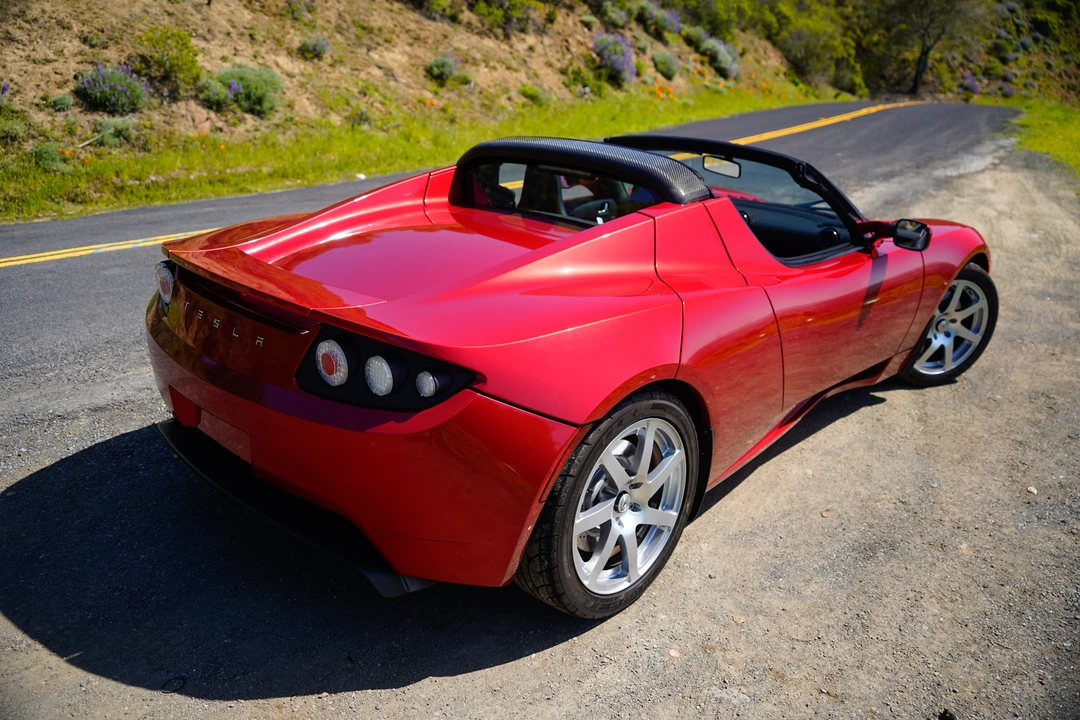 2010 Tesla Roadster - Image 8 of 31
