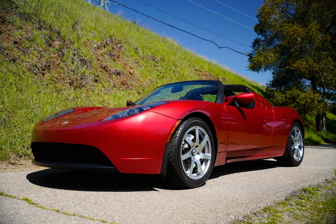 2010 Tesla Roadster - Image 2 of 31