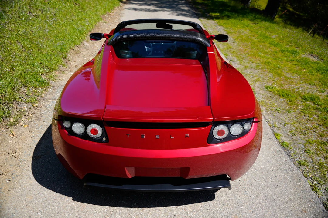 2010 Tesla Roadster - Image 11 of 31