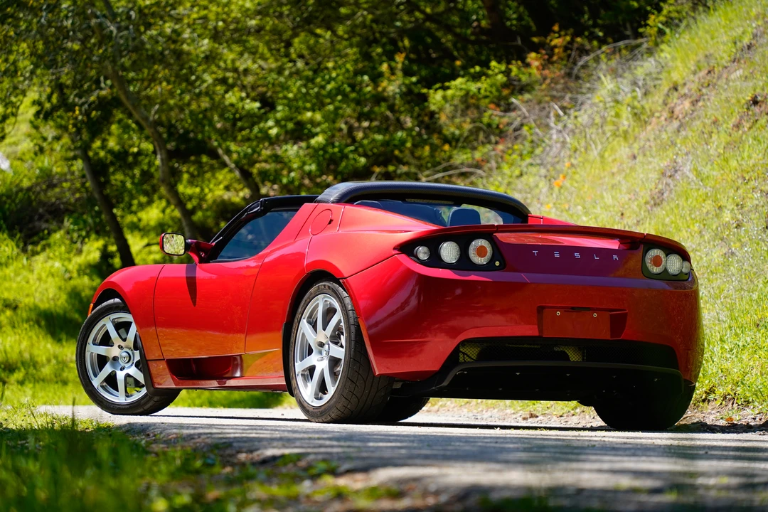 2010 Tesla Roadster - Image 13 of 31