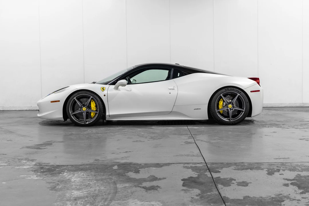 2013 Ferrari 458 Italia - Image 9 of 31