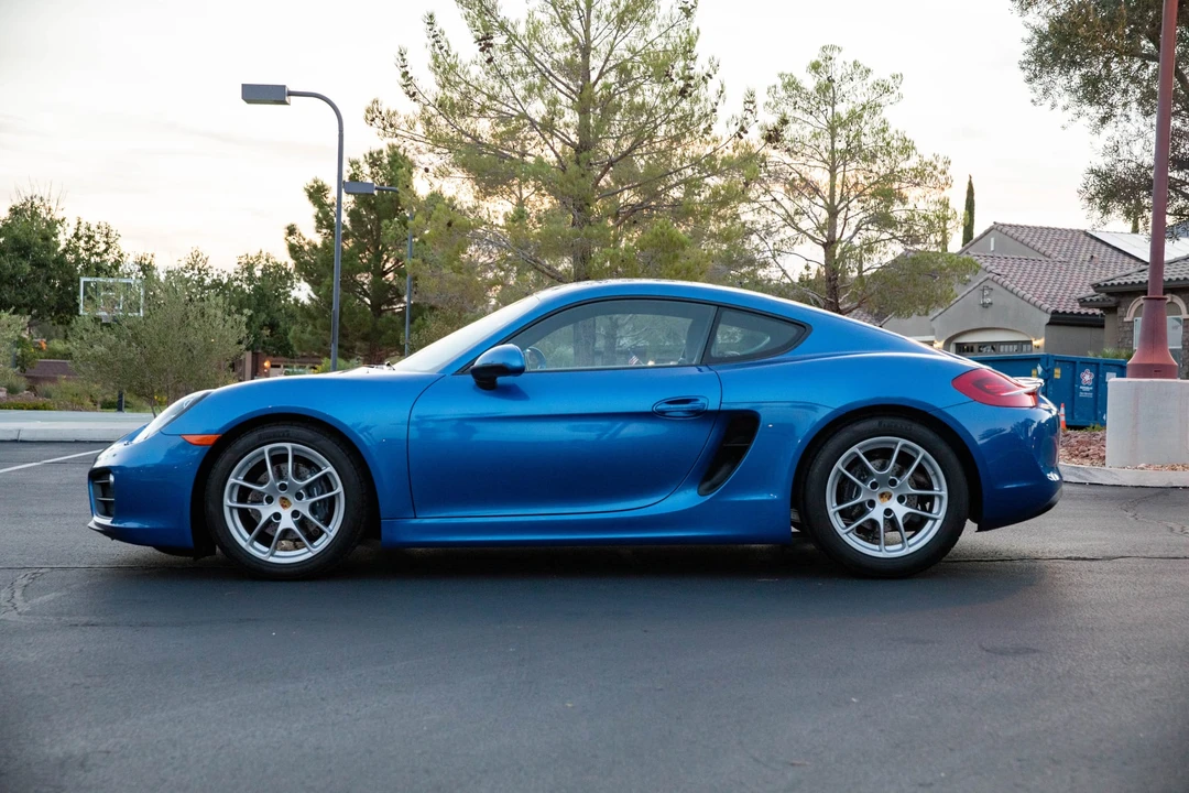 2015 Porsche 981 Cayman - Image 4 of 31