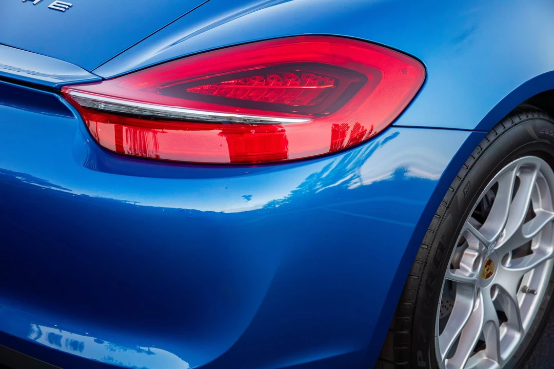 2015 Porsche 981 Cayman - Image 19 of 31