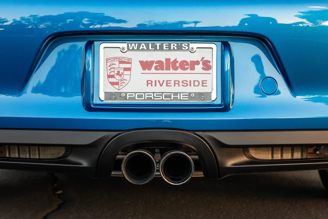 2015 Porsche 981 Cayman - Image 17 of 31