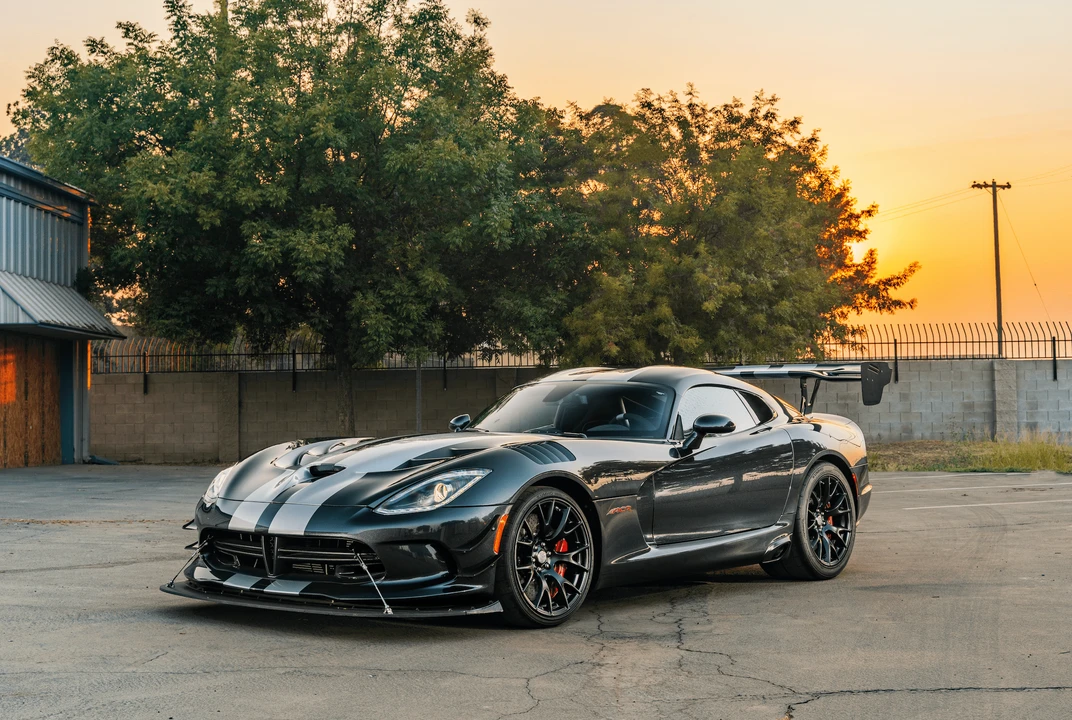 2016 Dodge Viper ACR 5th Gen - Image 2 of 31