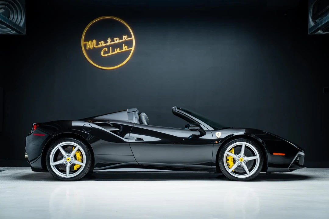 2016 Ferrari 488 Spider - Image 25 of 31