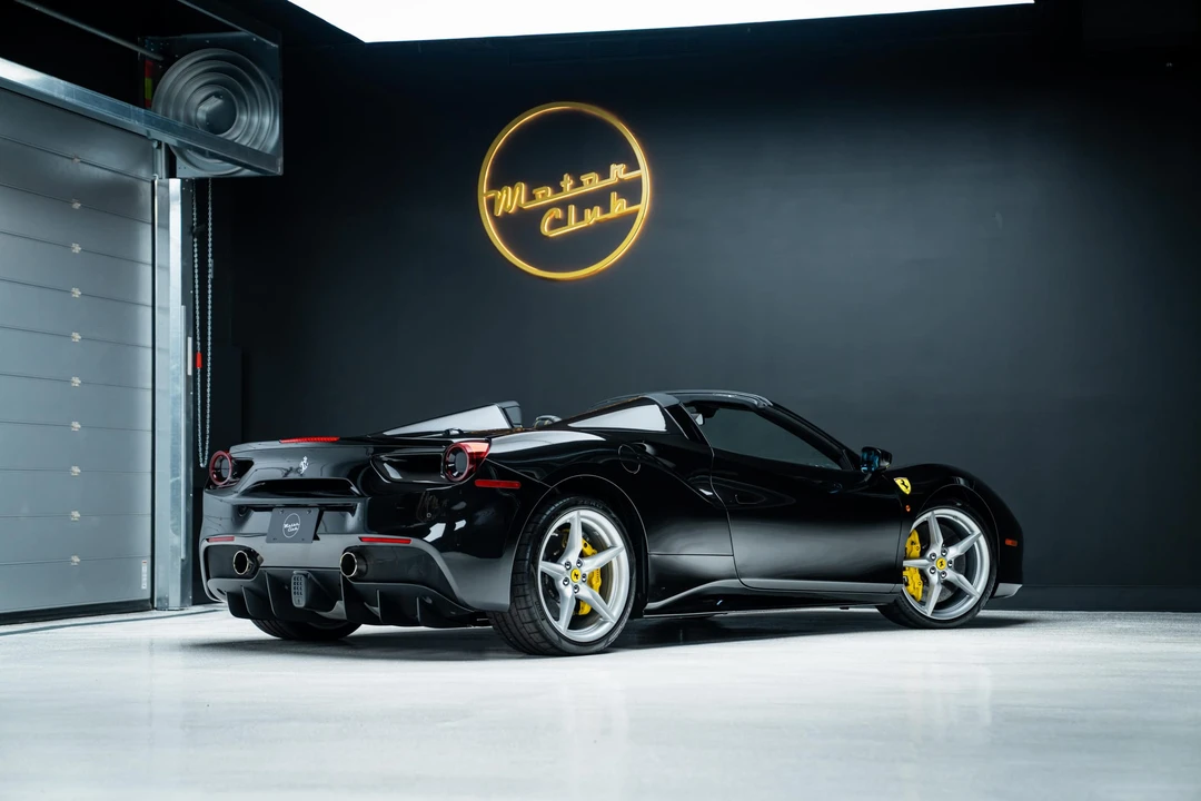 2016 Ferrari 488 Spider - Image 24 of 31