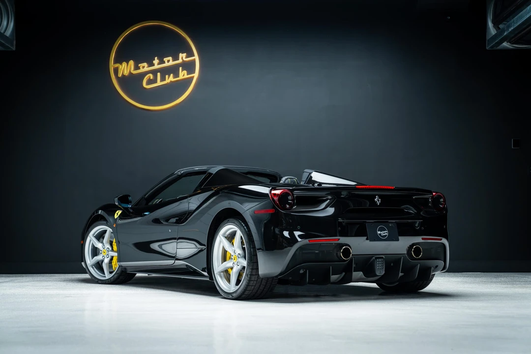 2016 Ferrari 488 Spider - Image 15 of 31