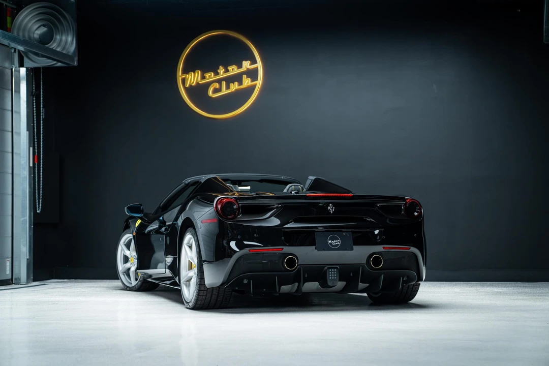 2016 Ferrari 488 Spider - Image 17 of 31