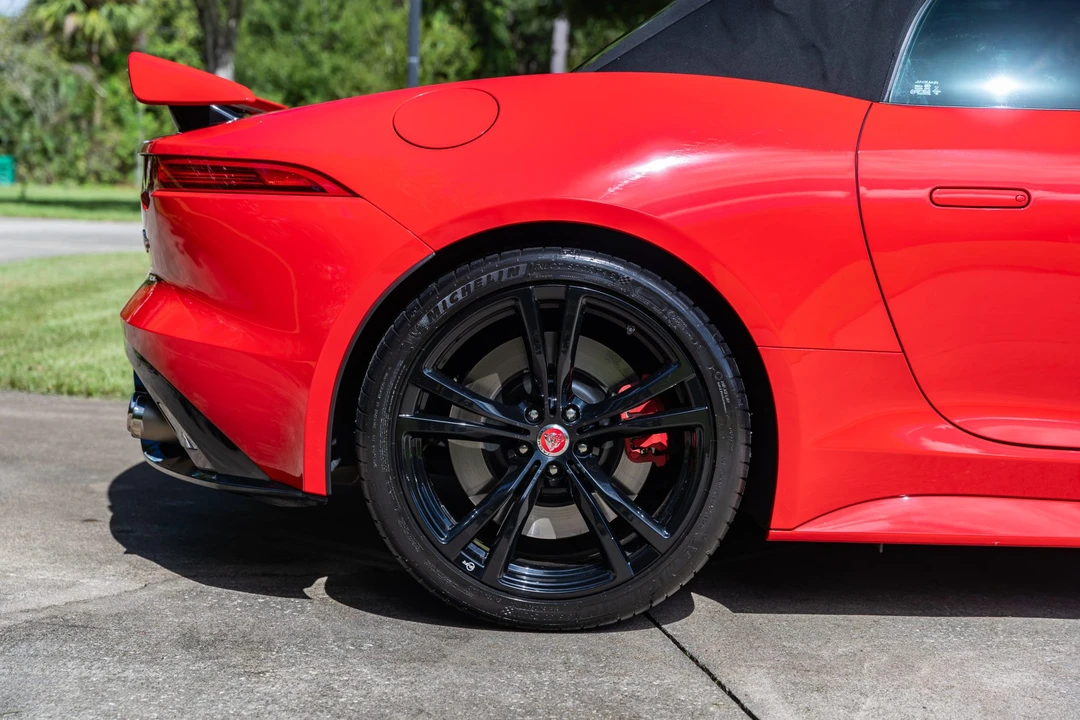 2017 Jaguar F-Type SVR 1st Gen - Image 26 of 31