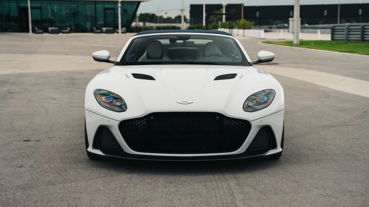 2020 Aston Martin DBS Superleggera - Image 21 of 31