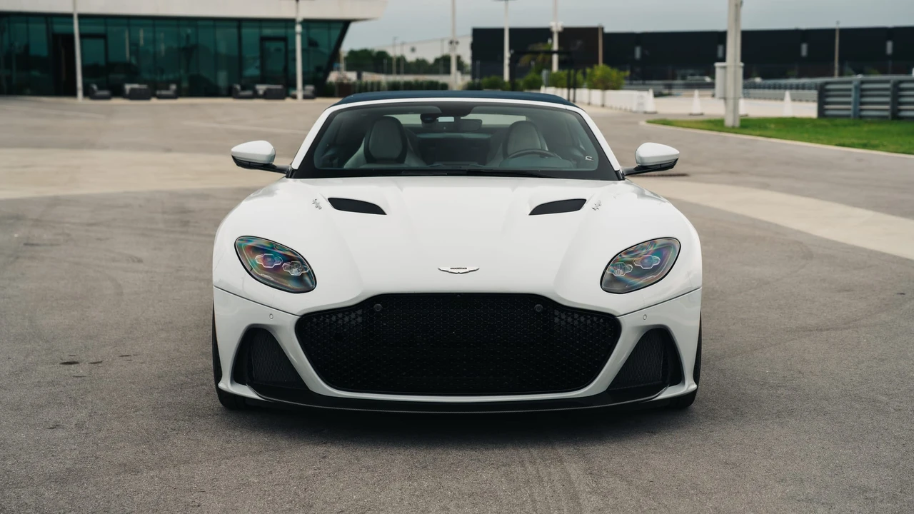 2020 Aston Martin DBS Superleggera - Image 22 of 31
