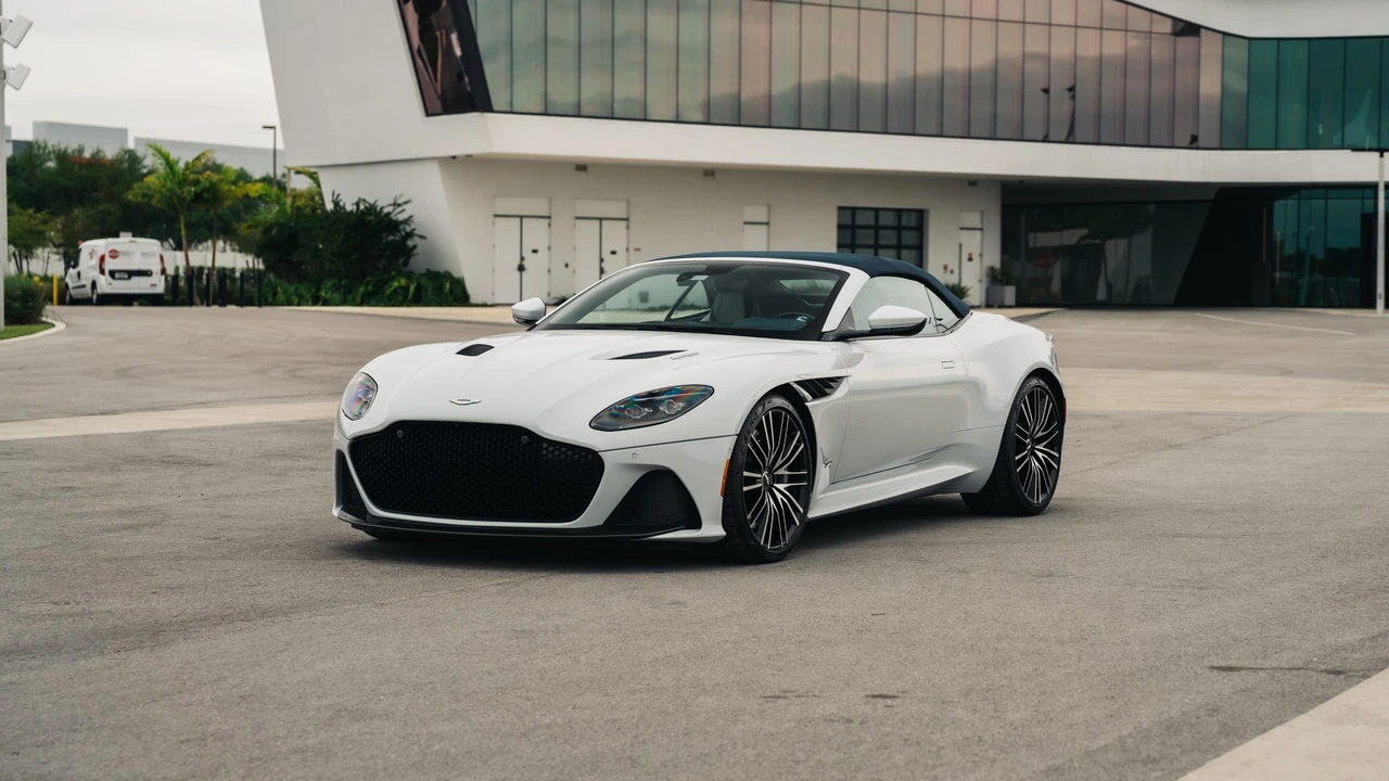 2020 Aston Martin DBS Superleggera - Image 8 of 31