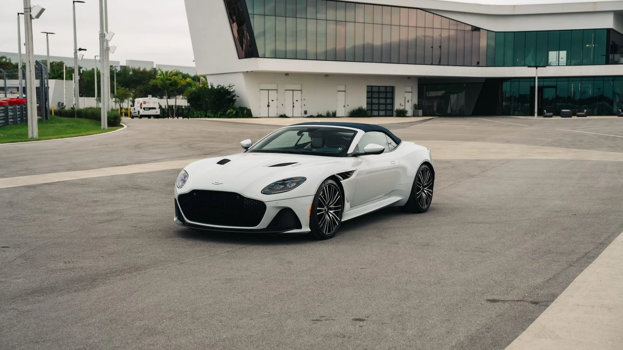 2020 Aston Martin DBS Superleggera - Image 6 of 31