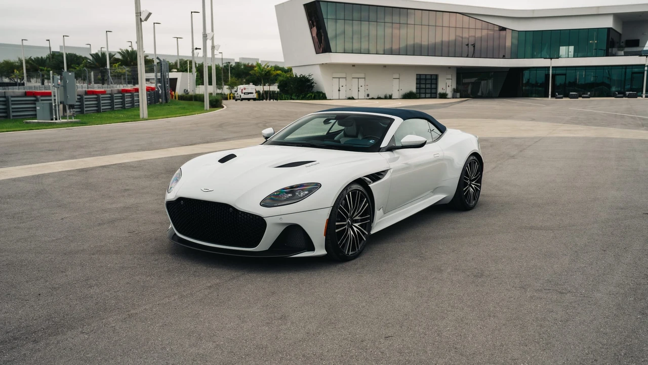 2020 Aston Martin DBS Superleggera - Image 5 of 31