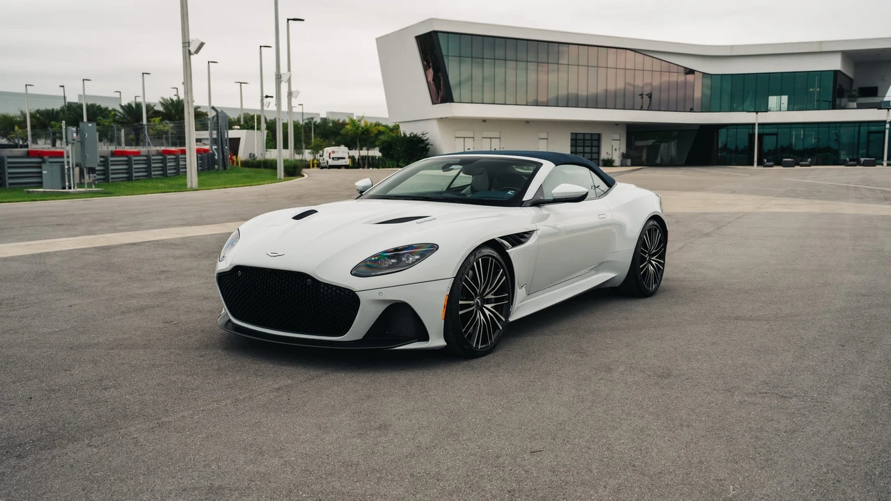 2020 Aston Martin DBS Superleggera - Image 4 of 31