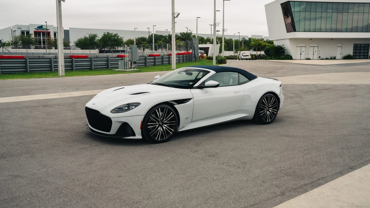 2020 Aston Martin DBS Superleggera - Image 3 of 31