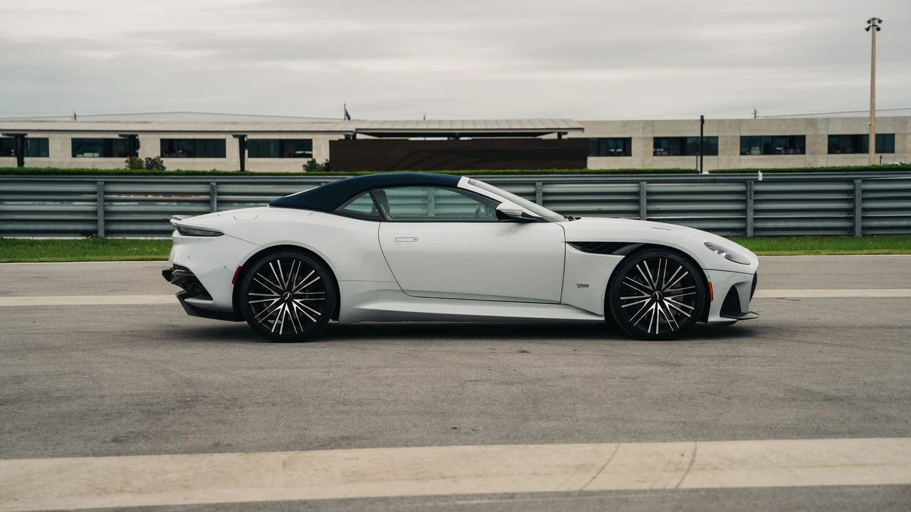 2020 Aston Martin DBS Superleggera - Image 31 of 31