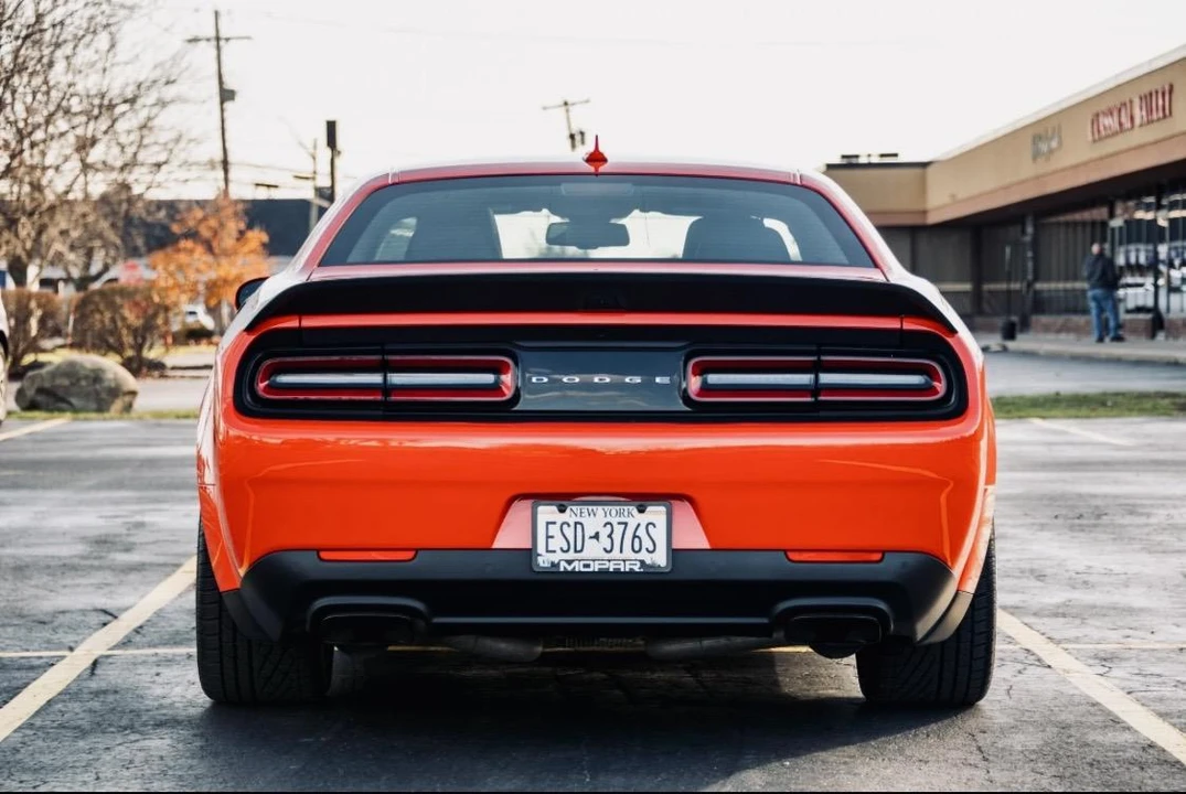 2023 Dodge Challenger SRT Hellcat 3rd Gen - Image 16 of 31