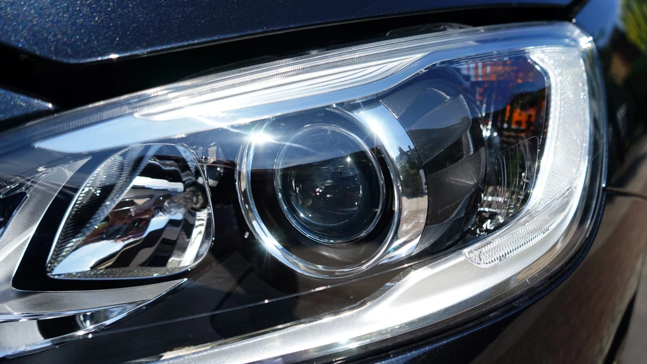 2015 Volvo V60 1st Gen - Image 12 of 31