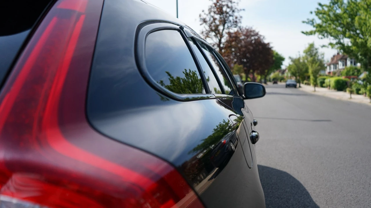 2015 Volvo V60 1st Gen - Image 16 of 31