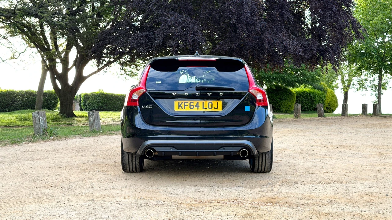 2015 Volvo V60 1st Gen - Image 8 of 31