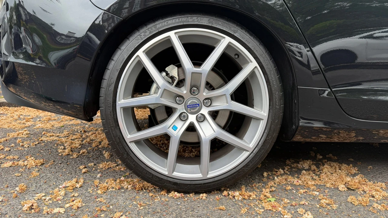 2015 Volvo V60 1st Gen - Image 29 of 31
