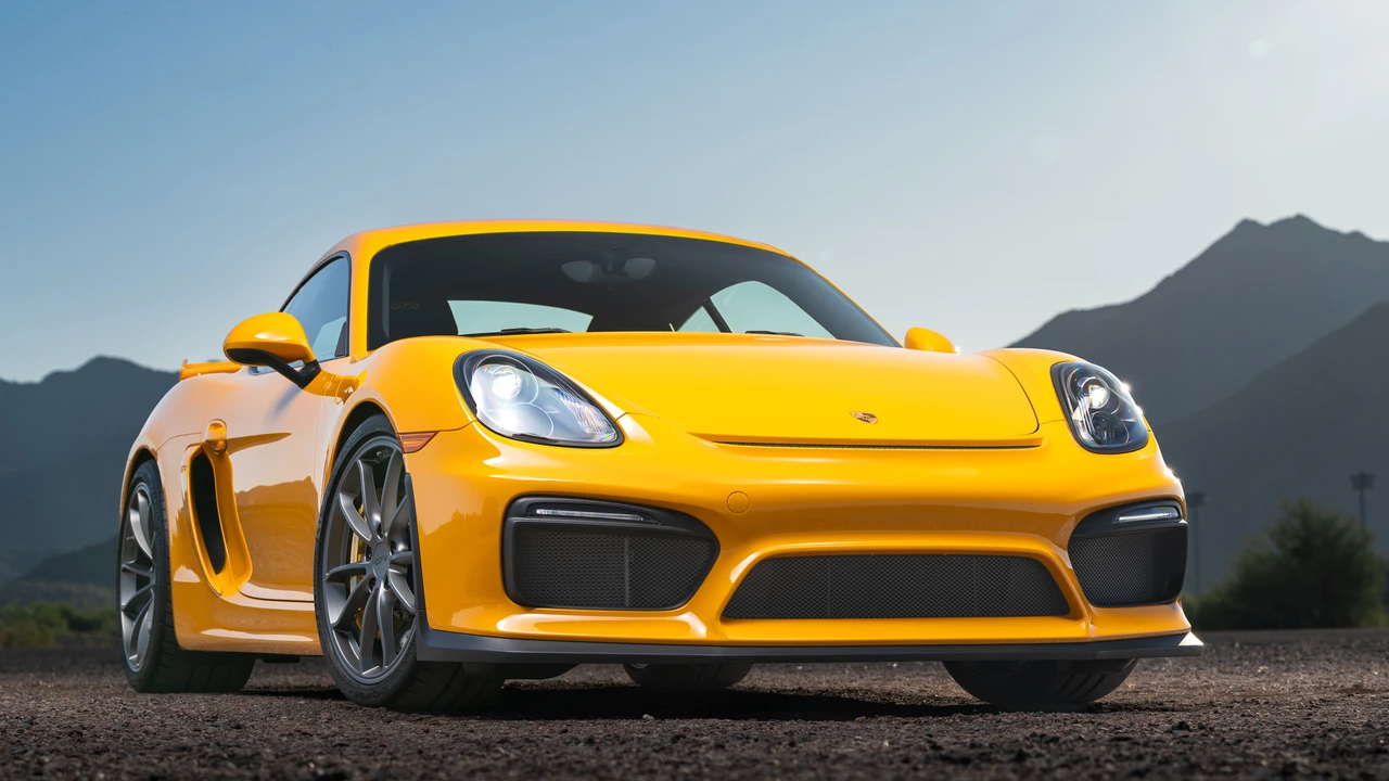 2016 Porsche 981 Cayman GT4 - Image 12 of 31