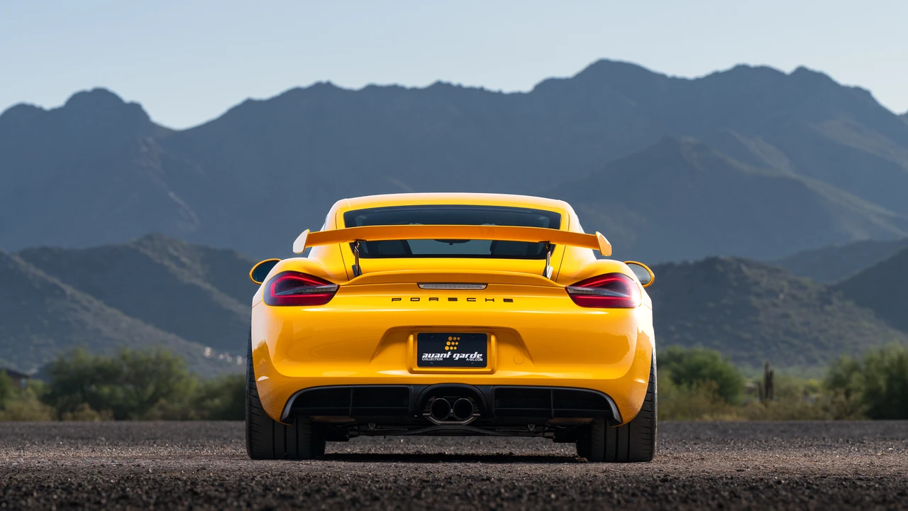 2016 Porsche 981 Cayman GT4 - Image 25 of 31