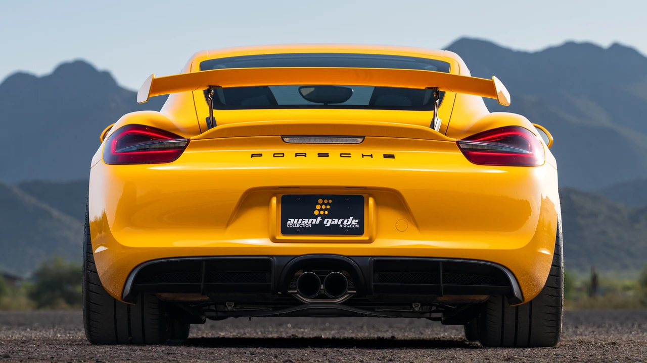 2016 Porsche 981 Cayman GT4 - Image 26 of 31
