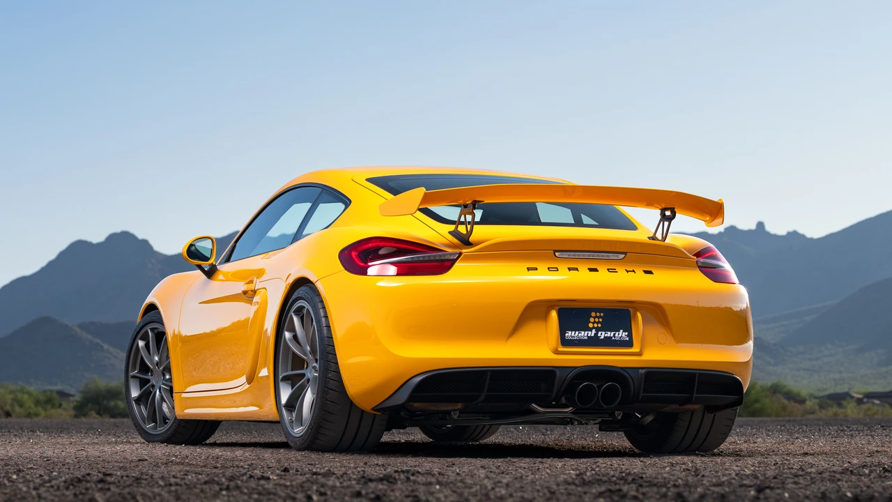 2016 Porsche 981 Cayman GT4 - Image 29 of 31
